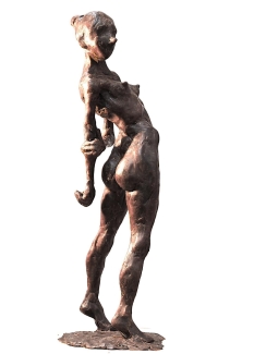 Boetseren van een menselijk figuur in was.